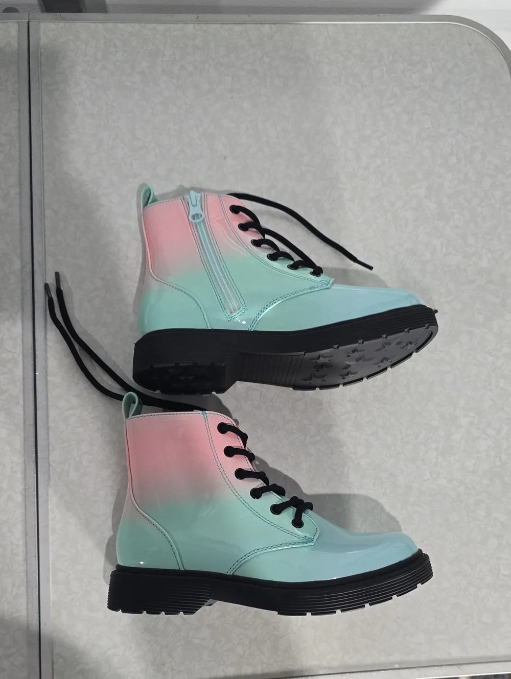 art class Mint-to-Pink Ombre Lace-Up Kids Boots Size 2 NWOT